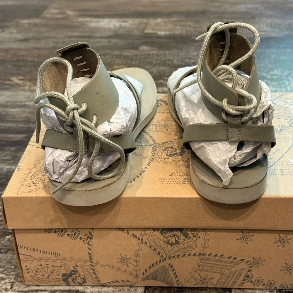 Free People Distressed Olive Green Lace‎ Up Gladiator Sandals Size 38.5 NEW - Picture 4 of 13